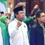 Ketua Umum DPP PPP romahurmuziy tengah